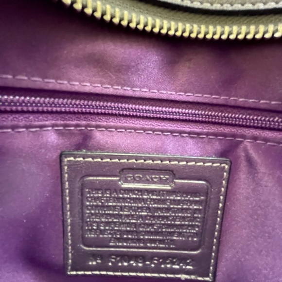 Coach Hampton Leather Shoulder Bag with Matching Zipper Pouch and Wallet - Picture 9 of 15